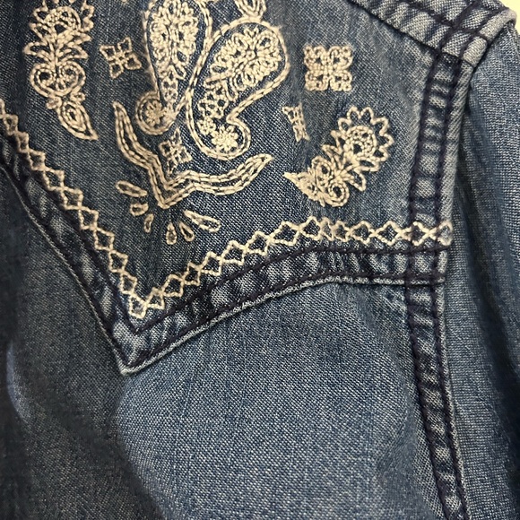 Embroidered Wrangler Denim Button-Up Shirt - Picture 4 of 6
